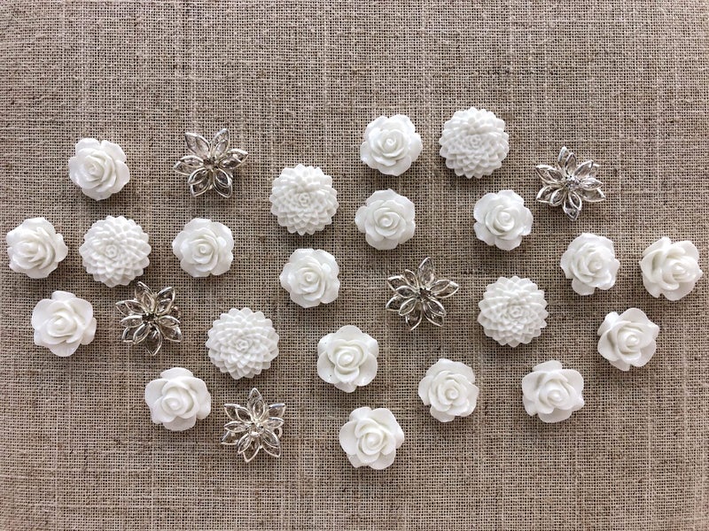 Temoyj 24Pcs Decorative Pushpins,Cork Board Tacks,Bulletin Board Tacks,Thumb Tack Decorative for CorkBoard, Office Organization or Home - Image 1